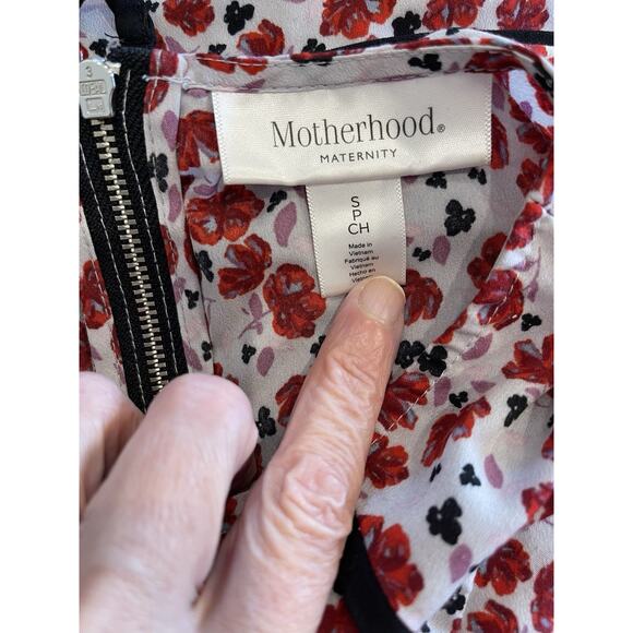 Motherhood Maternity Red and White Floral Shirt Top - Picture 5 of 6